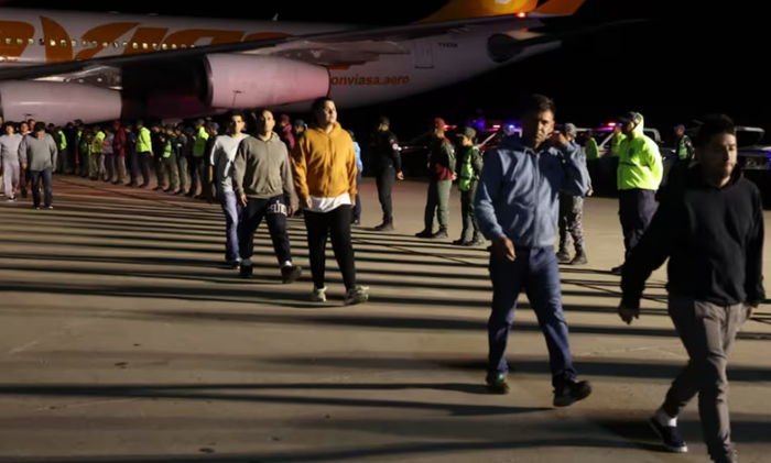 Autodeportados desde Houston: así fue el regreso de 26 colombianos imagen de la publicación