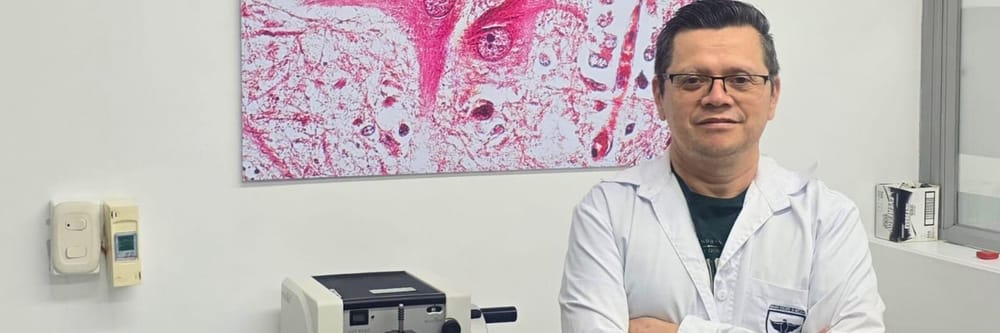 Profesor UDES campeón en concurso nacional de fotografía científica del INS imagen de la publicación