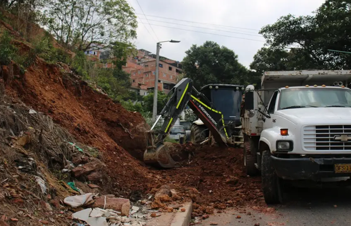 Mil personas permanecen aisladas por lluvias en Santander imagen de la publicación