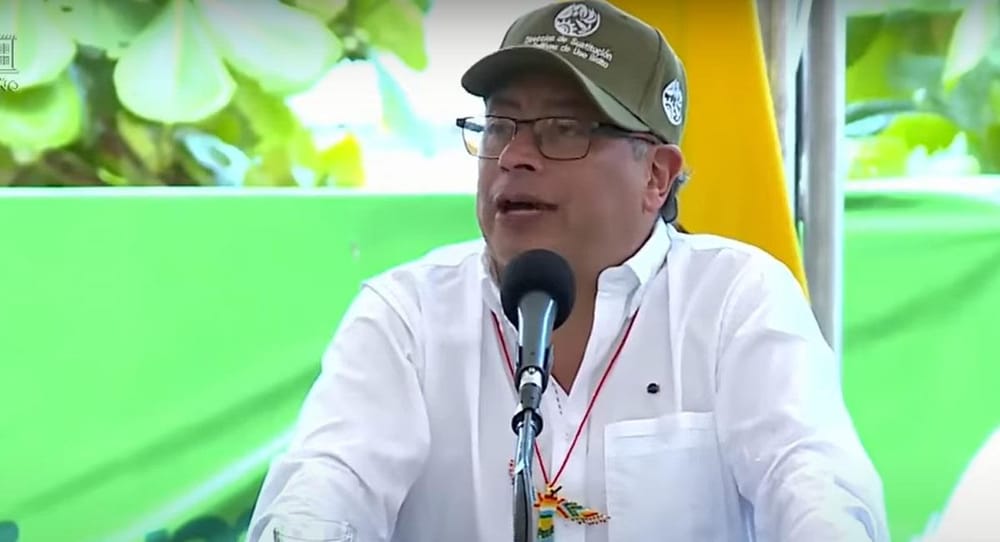 Petro rompió protocolo en Tibú para responder a renuncia de Gustavo Bolívar imagen de la publicación