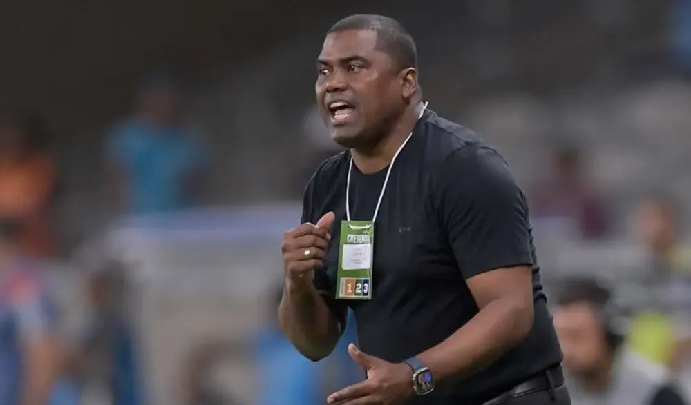 Hubert Bodhert niega señalamientos de cobros indebidos a jugadores: “Defenderé mi nombre con acciones legales” imagen de la publicación