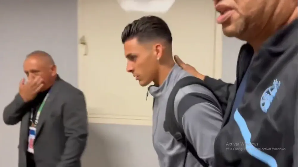 Cristian Pavón fue denunciado por tentativa de agresión contra un policía en la Copa de Brasil imagen de la publicación