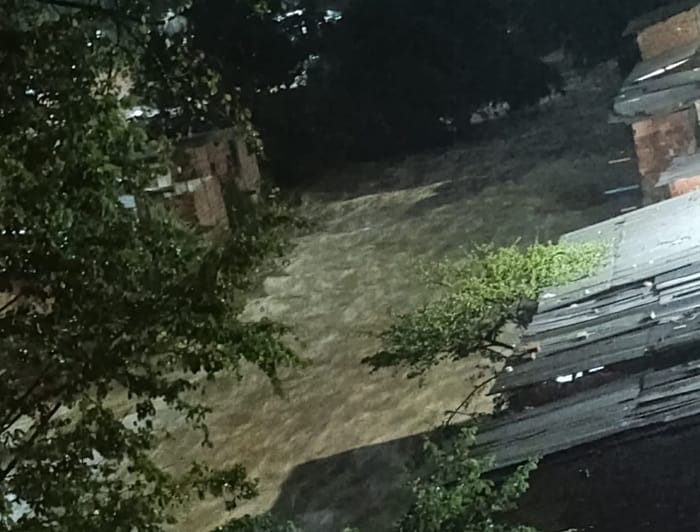 Inundaciones y derrumbes dejó el aguacero de este pasado domingo imagen de la publicación