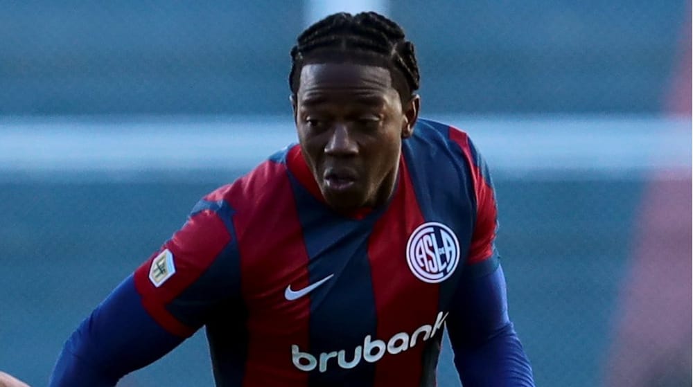 Carlos ‘La Roca’ Sánchez explicó la crisis salarial en San Lorenzo tras paro de jugadores imagen de la publicación