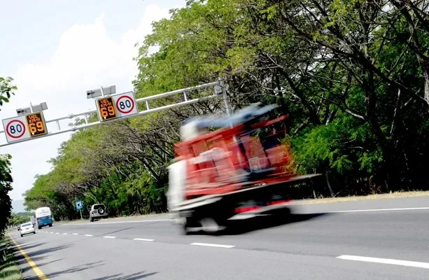 ¿Usted también ha sido víctima de una fotomulta? Una nueva propuesta le pondrá coto al tema imagen de la publicación