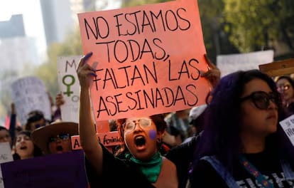 Beneficios económicos a huérfanos por feminicidio pasa a último debate en Senado imagen de la publicación