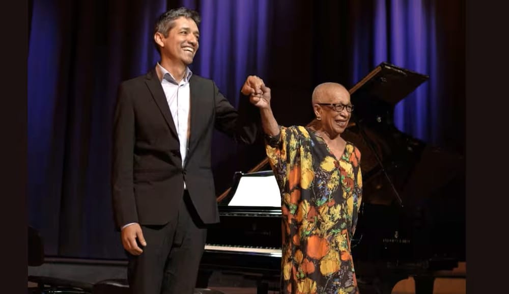 Recital de piano a cuatro manos en el Teatro Santander imagen de la publicación