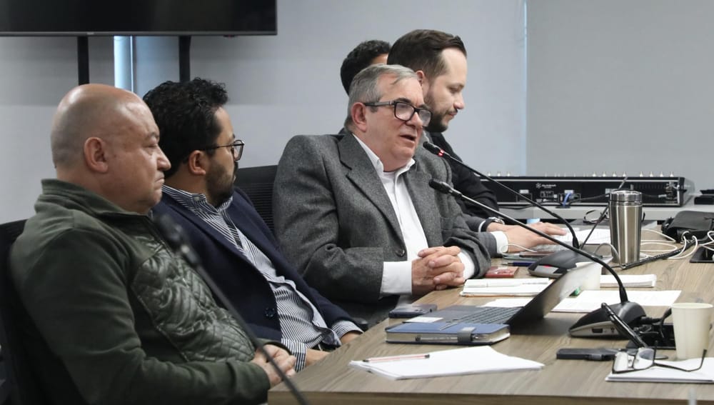 Exmiembros de las Farc reconocen dos atentados contra Vargas Lleras, masacres y bombas en Bogotá imagen de la publicación