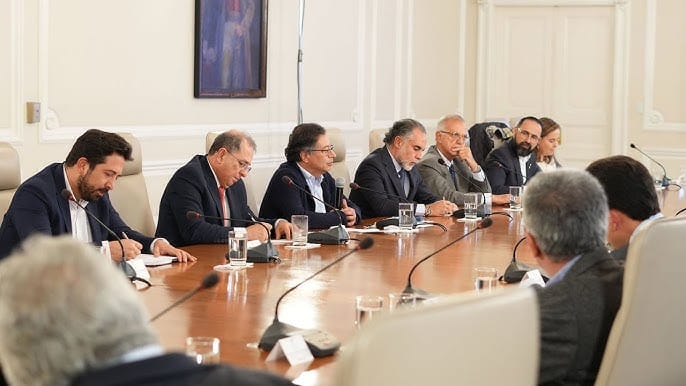 Tras atentado contra Miguel Uribe, Petro llamó a directores de partidos políticos a reunirse en la casa de Nariño imagen de la publicación