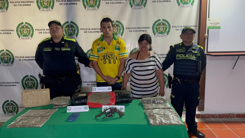 Abogado y su madrastra resguardaban una tonelada de drogas en Bucaramanga imagen de la publicación