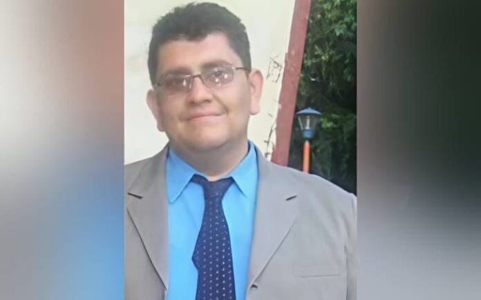 Asesinos lo aseguraron con siete balazos dentro de una piscina imagen de la publicación