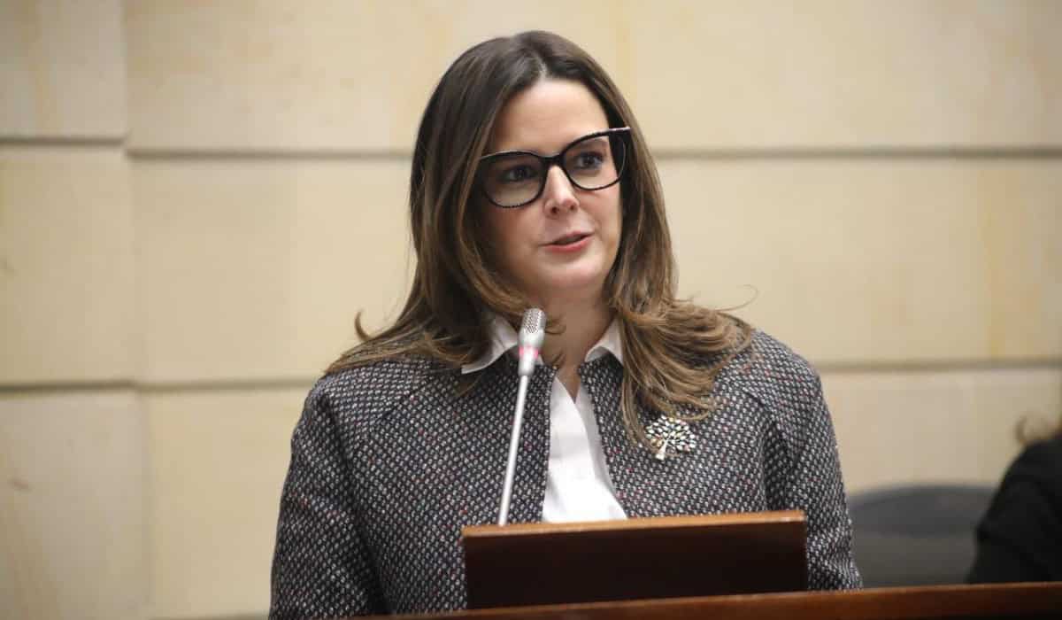 Con 82 votos Lina Escobar fue elegida como nueva magistrada de la Corte Constitucional imagen de la publicación