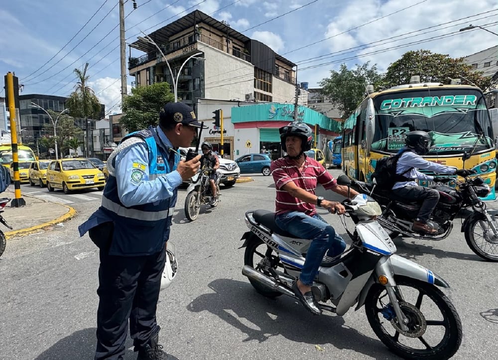 Este martes Bucaramanga decide si adopta medida de restricción del parrillero hombre en motocicletas imagen de la publicación