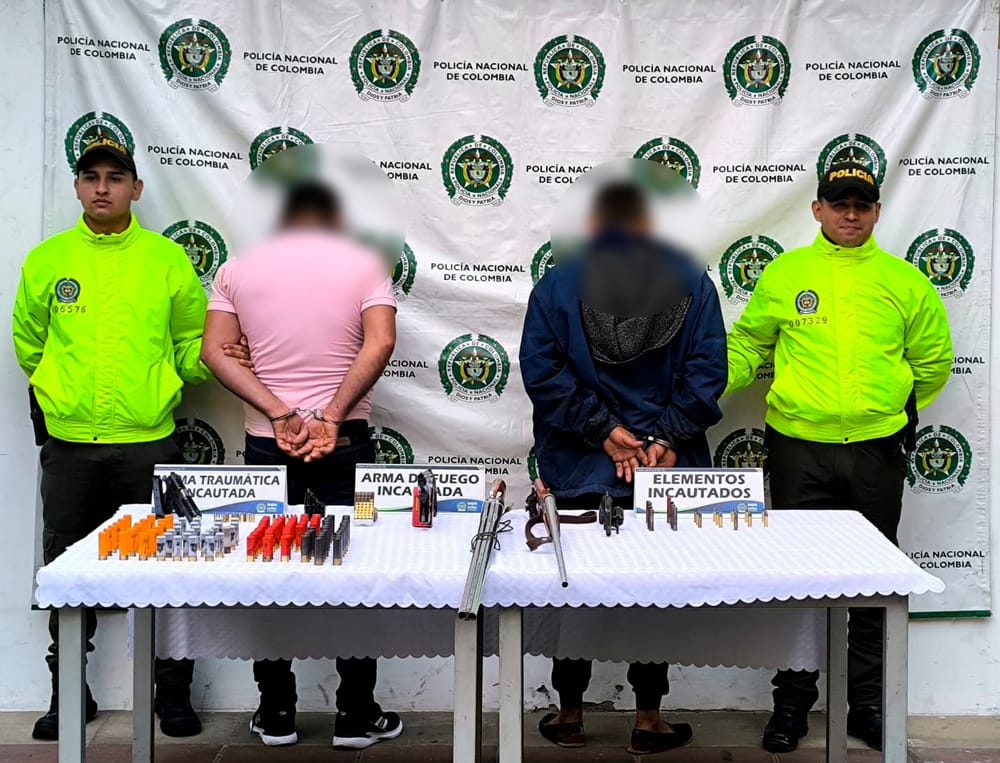 Capturan a dos hombres con un arsenal en Valle de San José, Santander imagen de la publicación