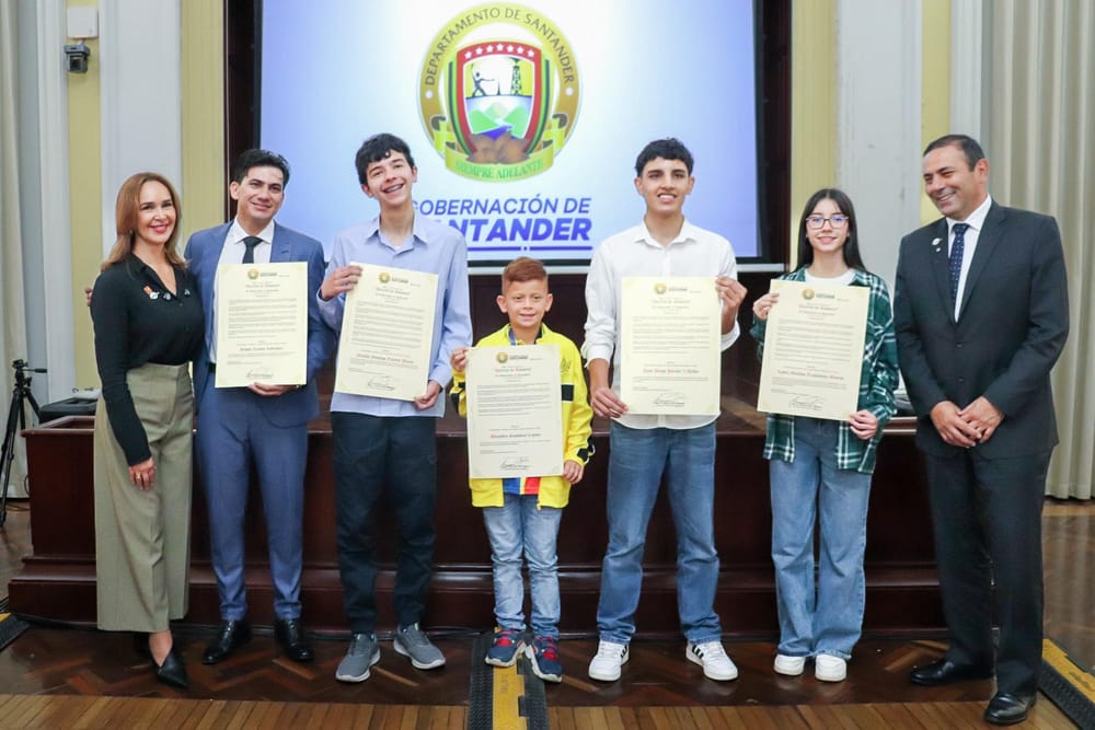 Jóvenes santandereanos fueron homenajeados por sus logros imagen de la publicación