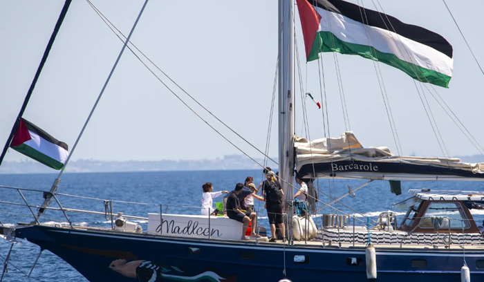 Deportan a 12 activistas tras intentar romper bloqueo marítimo a Gaza imagen de la publicación