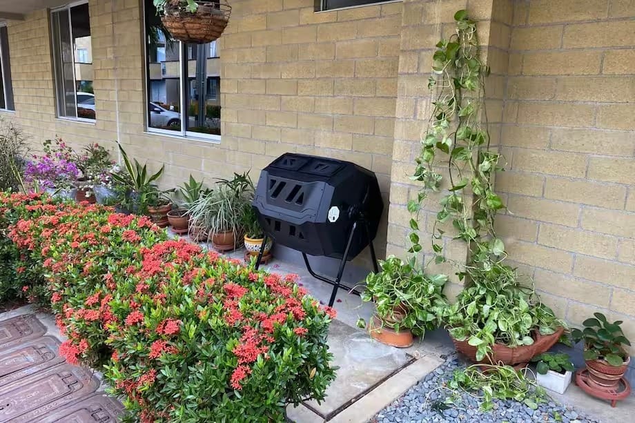 Colombianas impulsan la economía circular transformando residuos en abono imagen de la publicación