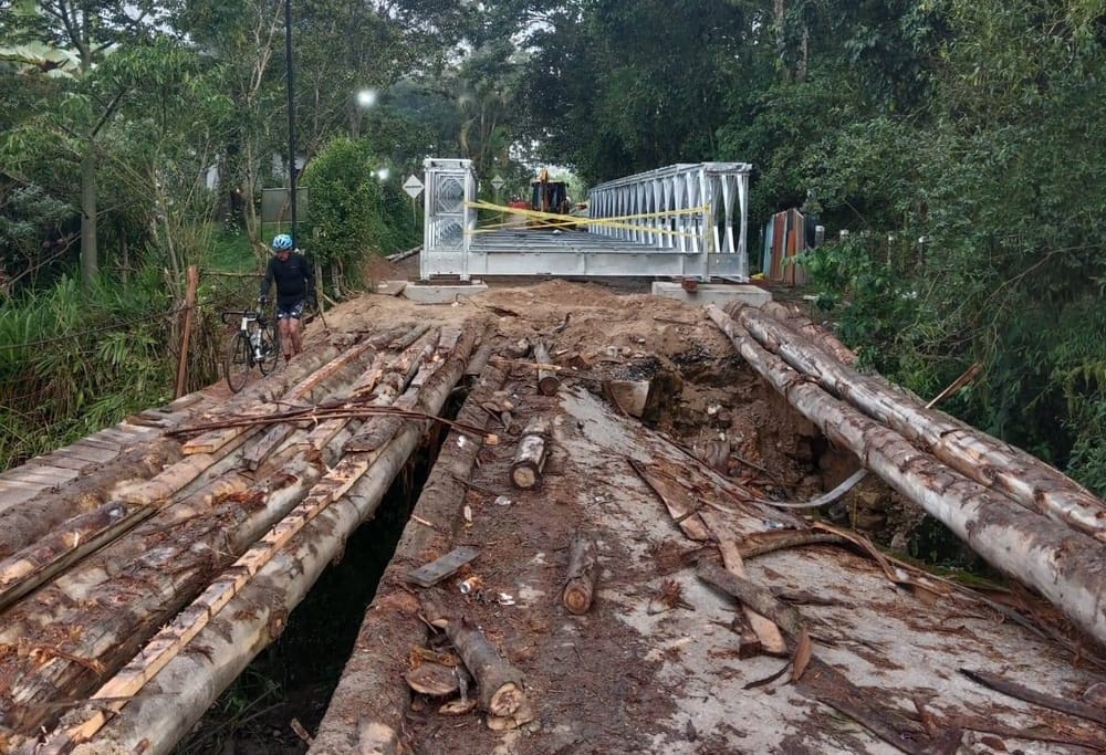 Restablecieron paso vehicular con puente modular en la vía San Gil-Onzaga imagen de la publicación
