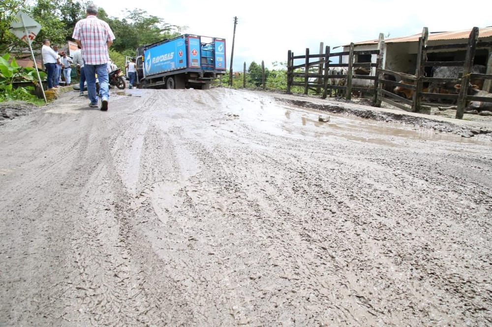 Invías destina millonaria inversión para intervenir puntos críticos en la Troncal del Carare imagen de la publicación