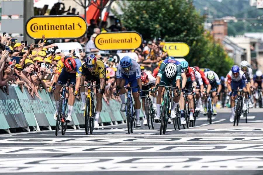 Cuatro ciclistas colombianos en el Tour de Francia imagen de la publicación