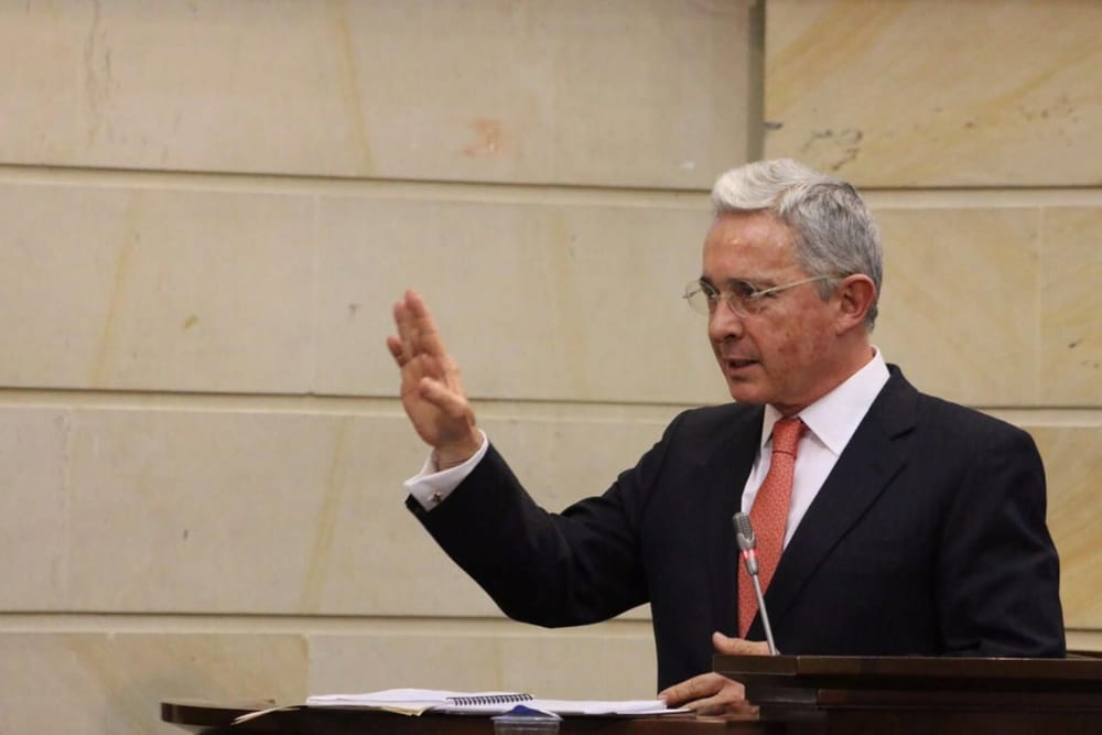 “‘Pere tantico’, a la vicepresidencia no, pero de pronto regreso al Senado”: Álvaro Uribe ante propuesta electoral del 2026 imagen de la publicación