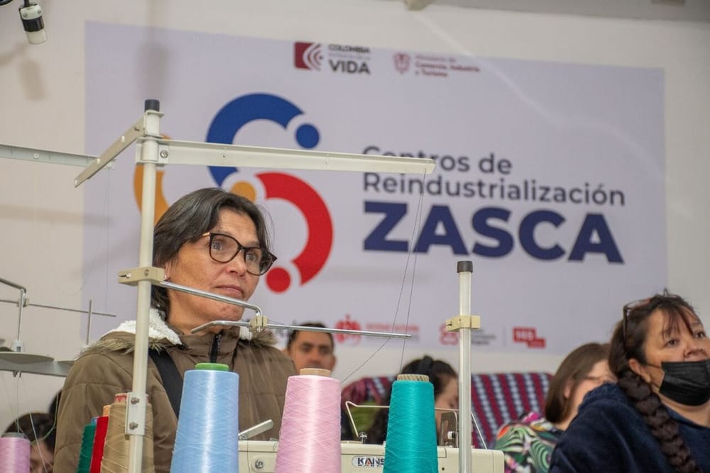 Gobierno anuncia fusión de entidades publicas para fortalecer la reindustrialización y el emprendimiento imagen de la publicación