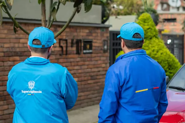 Suspenden  licencias de funcionamiento a empresas de seguridad por graves irregularidades: parece que hubo abuso laboral imagen de la publicación