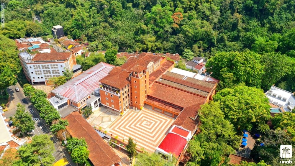 La UNAB traza nuevas estrategias para la educación de calidad, accesible y conectada con el mercado laboral imagen de la publicación