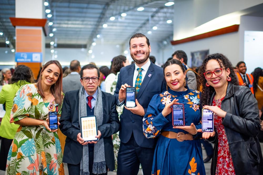 Presentación Primera Biblia Completa en Lengua de Señas Colombiana imagen de la publicación