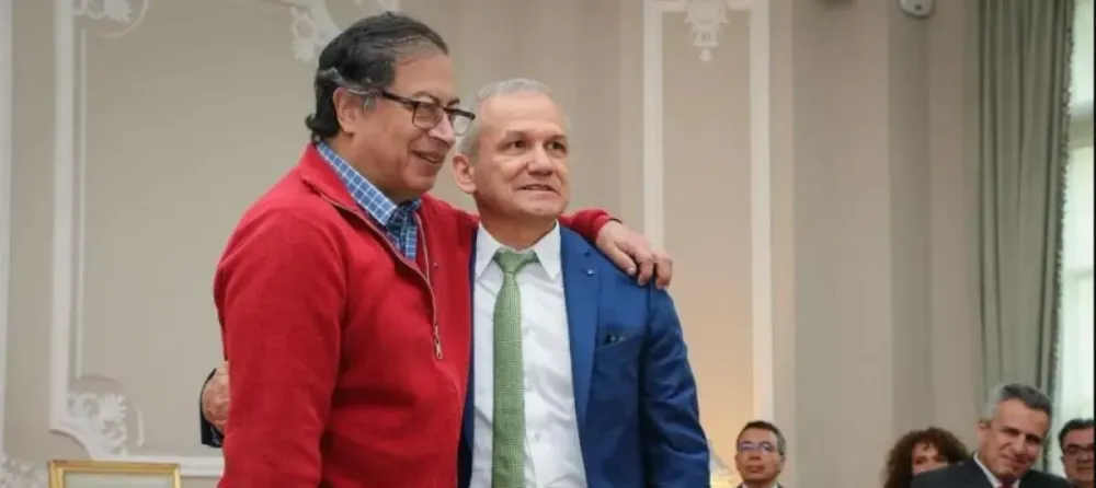 A Carlos Ramón González tan pronto lo pillen lo envían a prisión, juez ordenó su captura imagen de la publicación