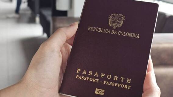 Investigación a excancilleres Murillo y Sarabia y a jefe de despacho presidencial, Alfredo Saade, por irregularidades en la elaboración de pasaportes imagen de la publicación