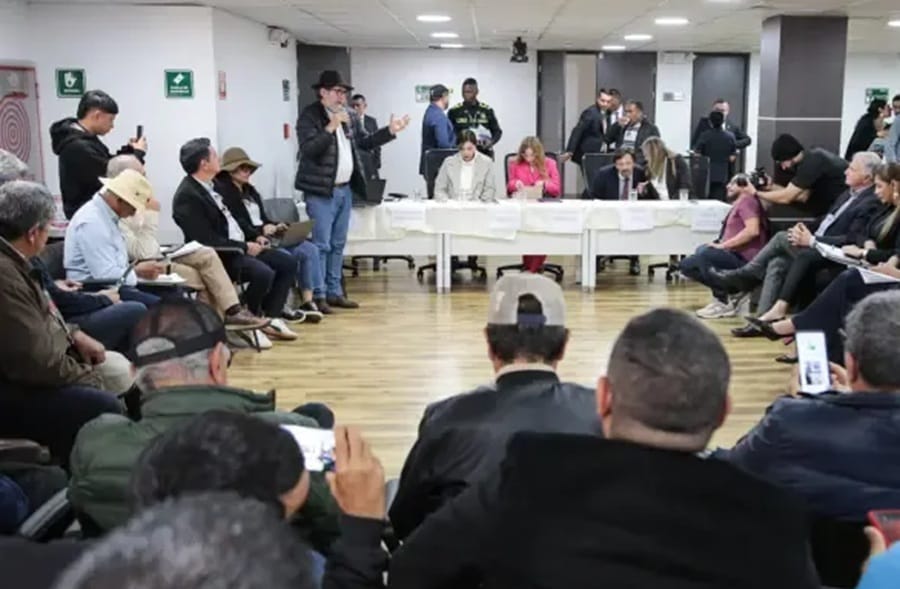 Avanza mesa de concertación entre Gobierno y arroceros en paro en Colombia imagen de la publicación
