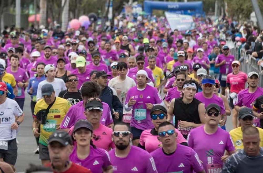 Tragedia en la Media Maratón de Bogotá por muerte de un atleta a 200 metros de la meta imagen de la publicación