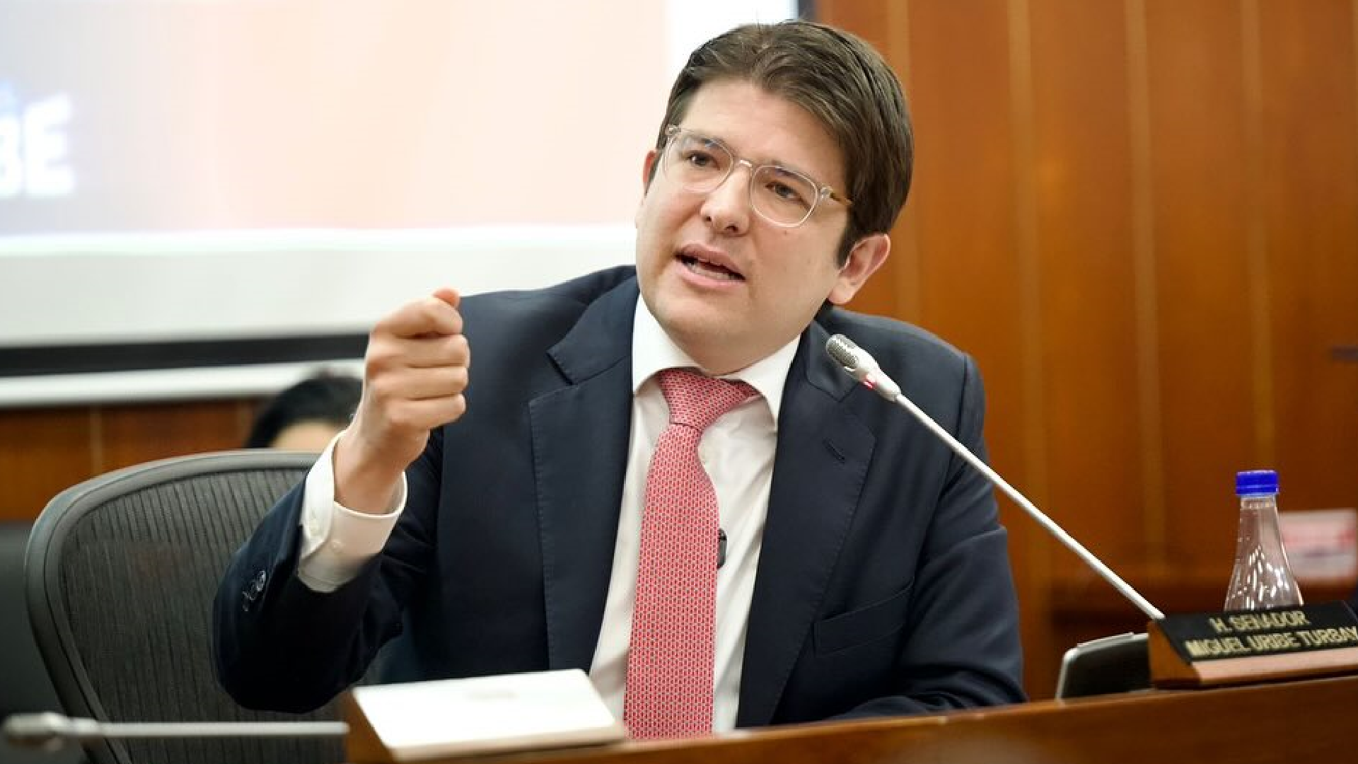 Miguel Uribe Turbay continúa en UCI pero con avances clínicos imagen de la publicación