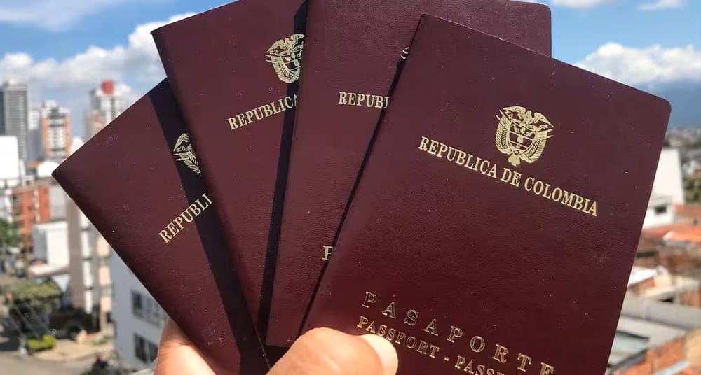 MASIVA solicitud de pasaportes para personas que se van del país imagen de la publicación
