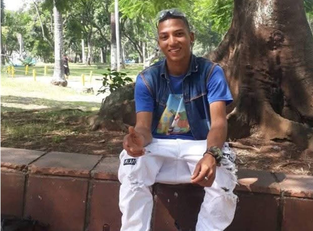 Departía con amigos y un desconocido lo mató a puñal imagen de la publicación