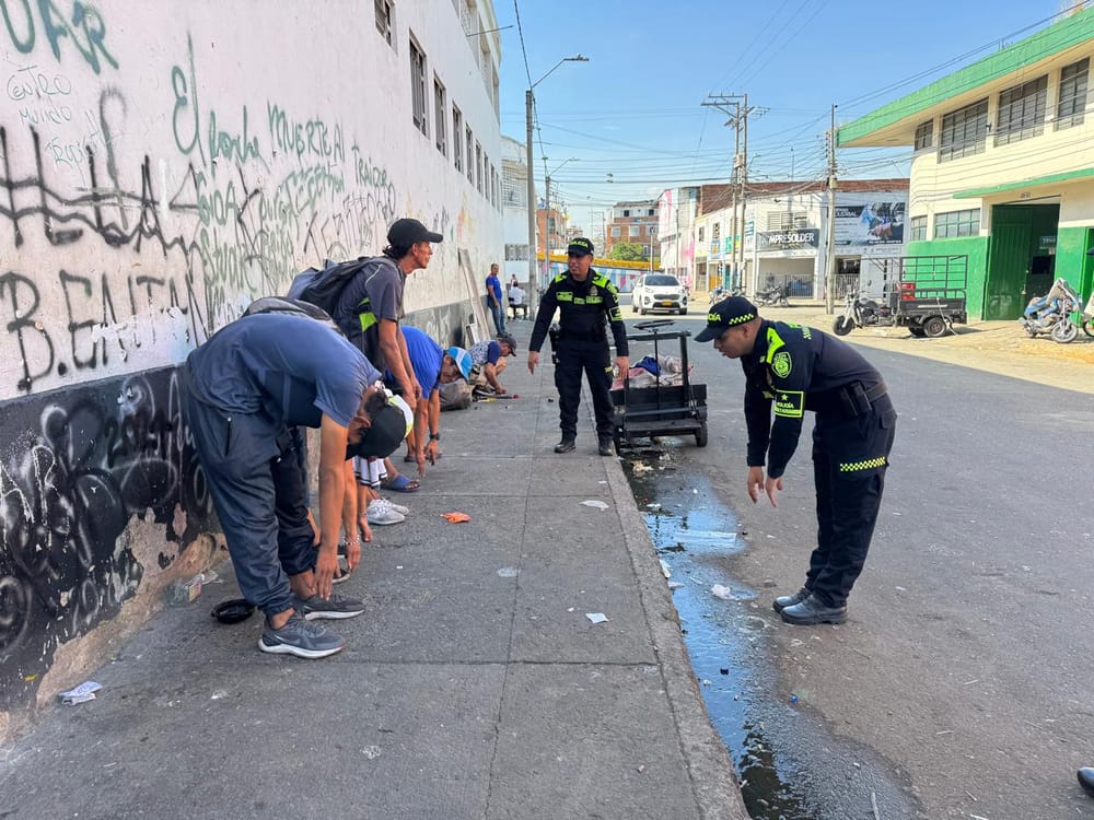 Policía Aduanera realizó jornada de bienestar con habitantes de calle imagen de la publicación