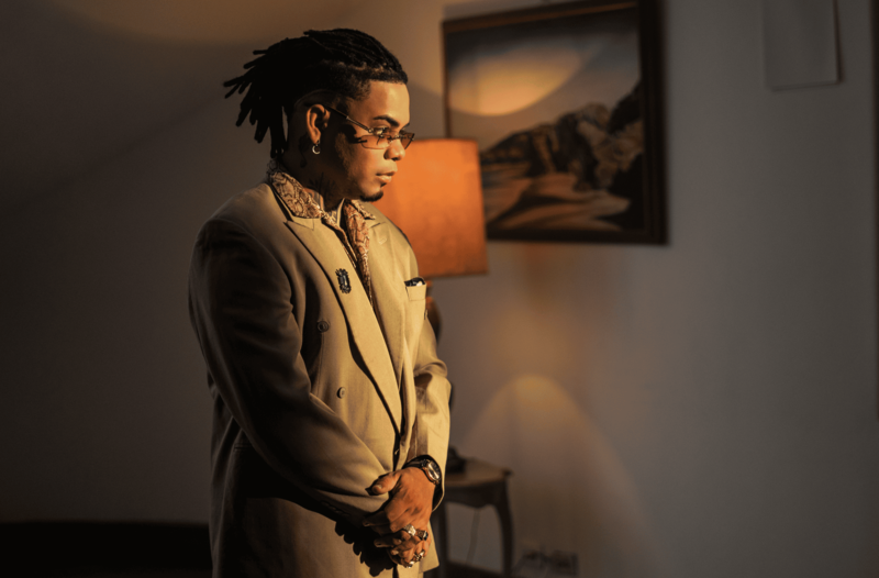 Osman con una versión de “Aquel Viejo Motel” imagen de la publicación