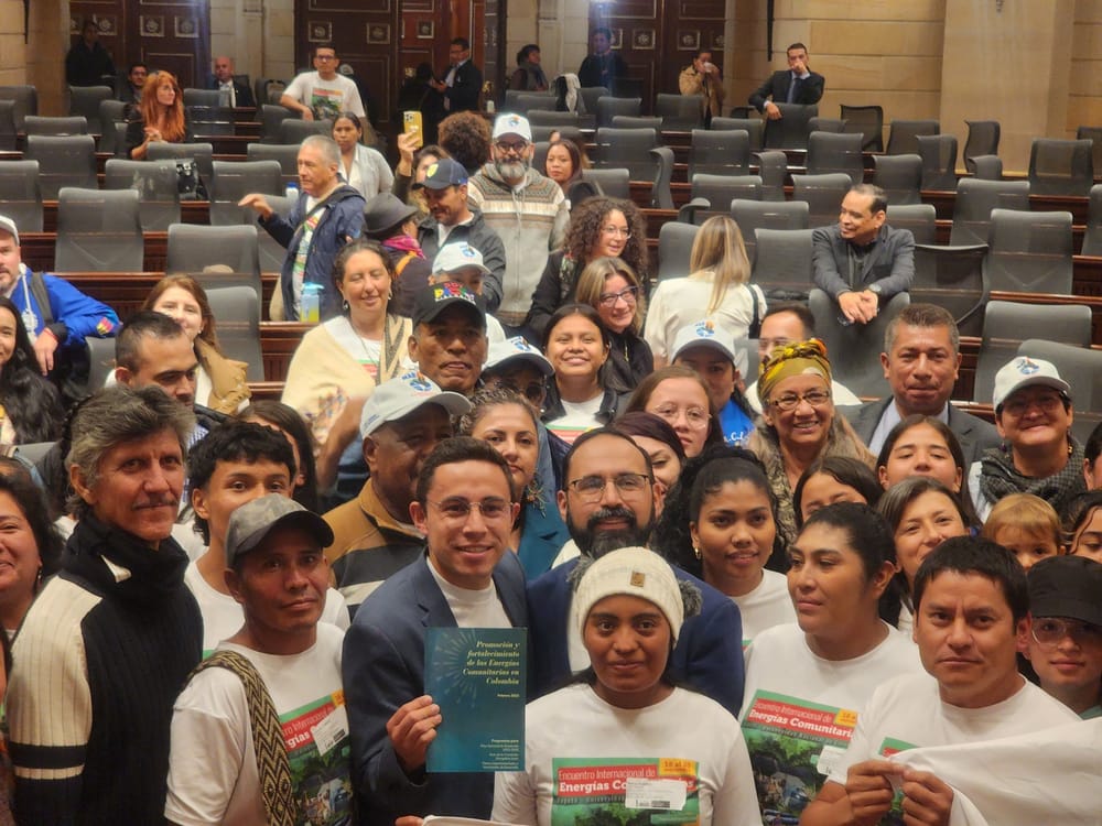 Representante santandereano radica por cuarta vez proyecto para frenar la contratación a dedo en Colombia imagen de la publicación