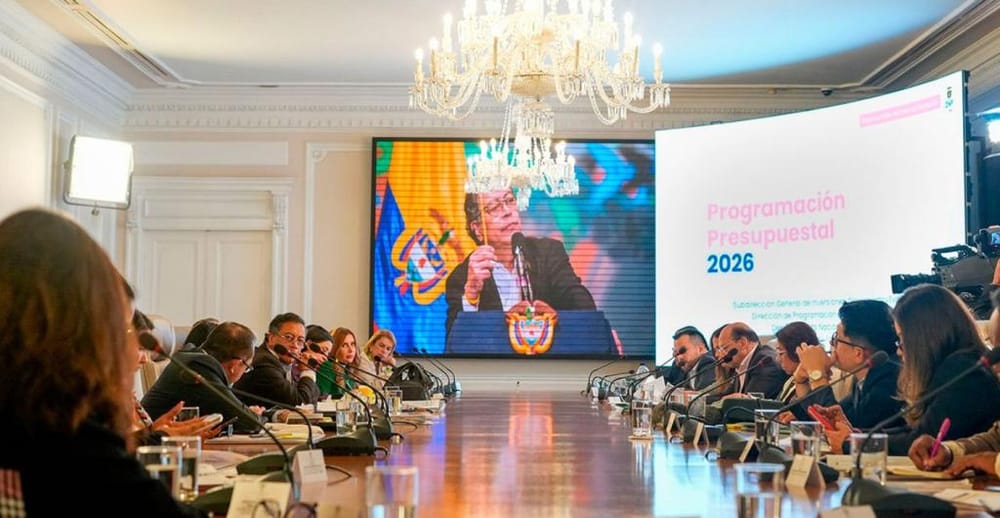 Mayor recaudo tributario y más eficiencia del gasto público, las recomendaciones a Petro por el nuevo presupuesto nacional imagen de la publicación