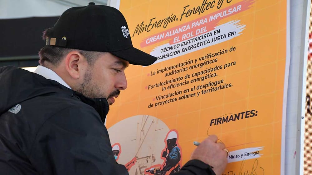 Más de 250 mil técnicos y tecnólogos electricistas auditarán proyectos energéticos de la estrategia Colombia Solar imagen de la publicación