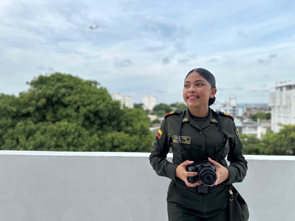 María Alejandra, la fotógrafa que retrata sueños en la Policía Nacional imagen de la publicación