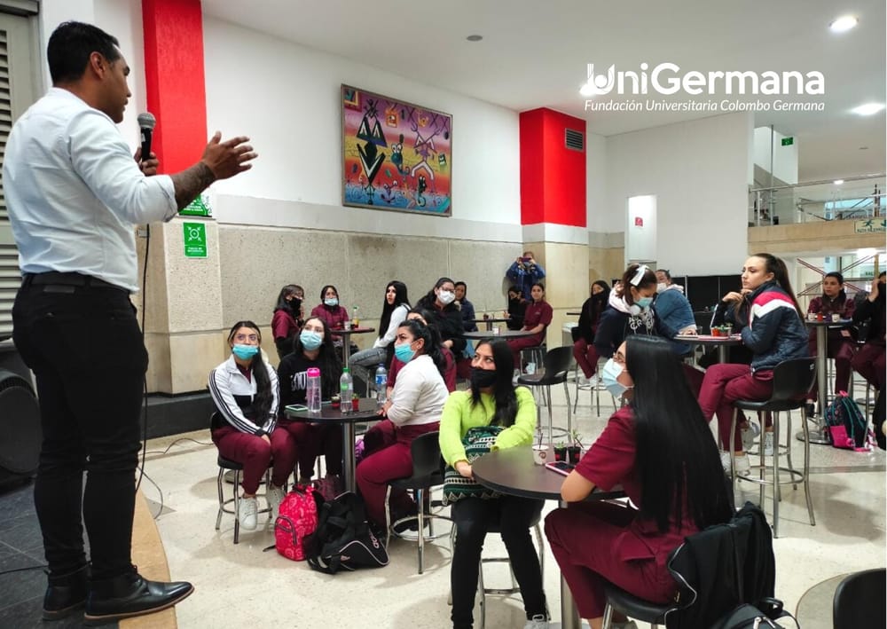 Esta universidad se animó a llevar las aulas a la Colombia profunda imagen de la publicación