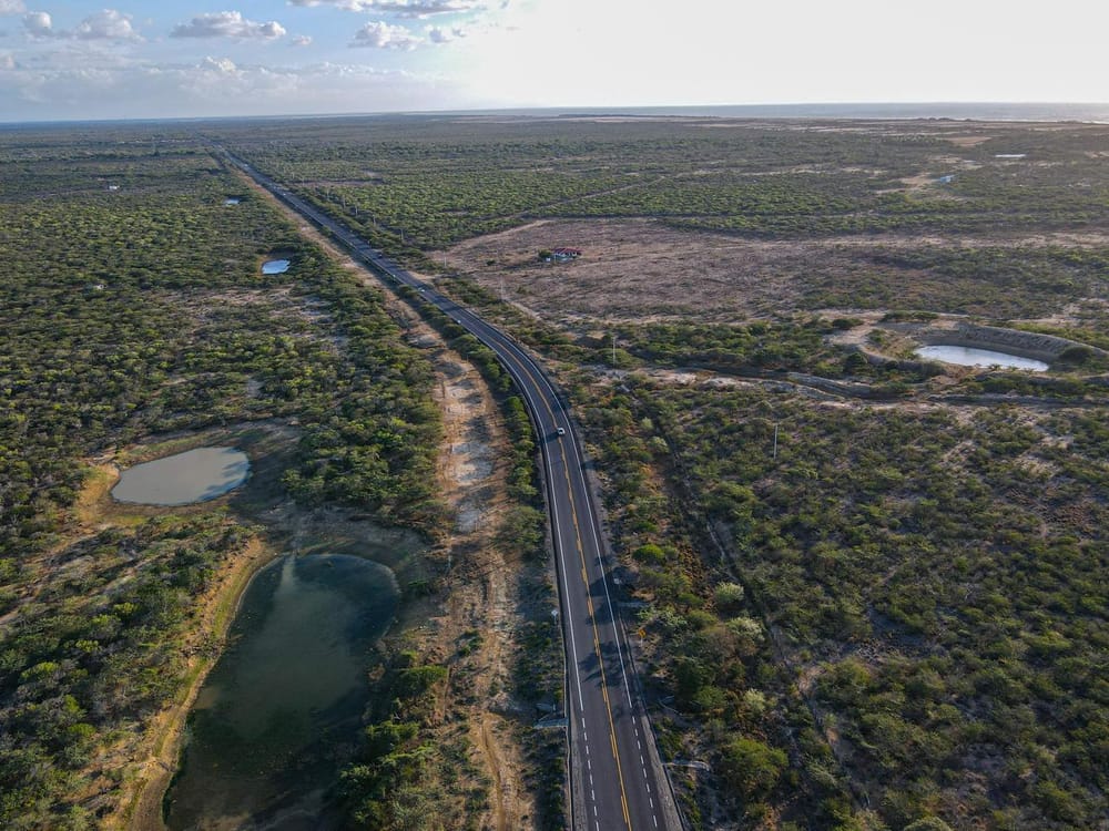 Petro ha revertido tres proyectos viales concesionados y en los próximos 10 años se sumarán otros siete imagen de la publicación