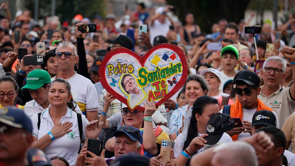 Petro anunció desde Bucaramanga una subida gigante del salario mínimo para el 2026 imagen de la publicación