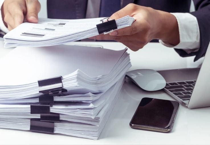 Por falsificar papeles le clavaron una ejemplar sanción a funcionario de la JEP imagen de la publicación