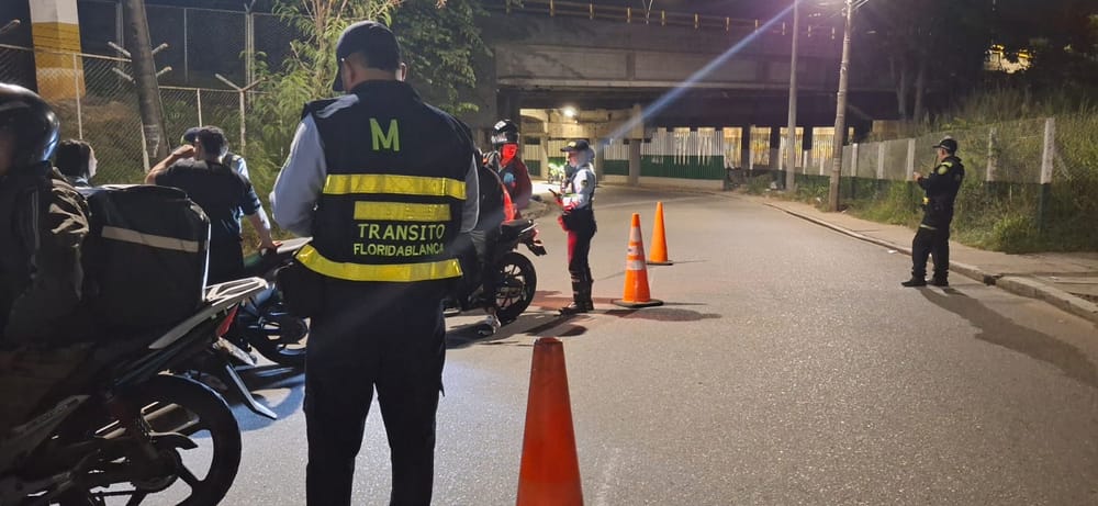 Floridablanca mantiene restricción nocturna en tránsito de motocicletas imagen de la publicación