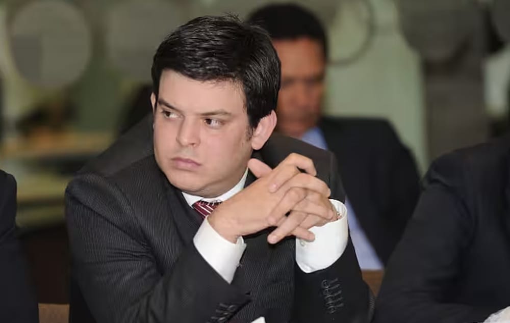 Alejandro Lyons Muskus exgobernador de Córdoba fue recluido en La Picota tras su deportación imagen de la publicación