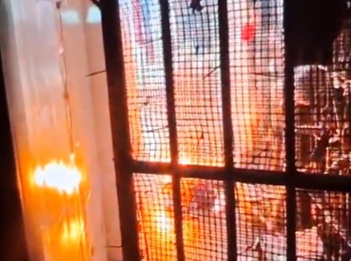 Motín en estación de  Policía  de  Bucaramanga con incendio de colchones y enseres incluido imagen de la publicación