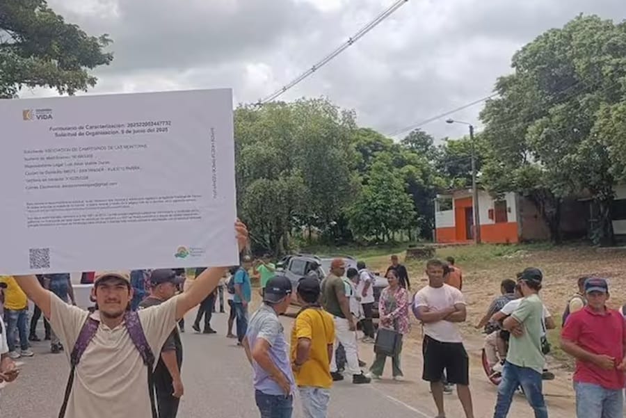 Bloqueo en vía del Magdalena Medio por repartición de tierras imagen de la publicación